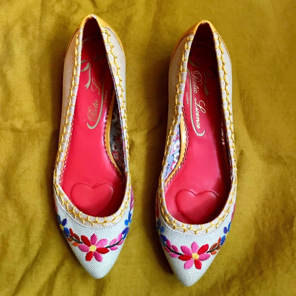Poetic License London Tiny Dancer Embroidered Pointed Ballet Flat, Eu size 39